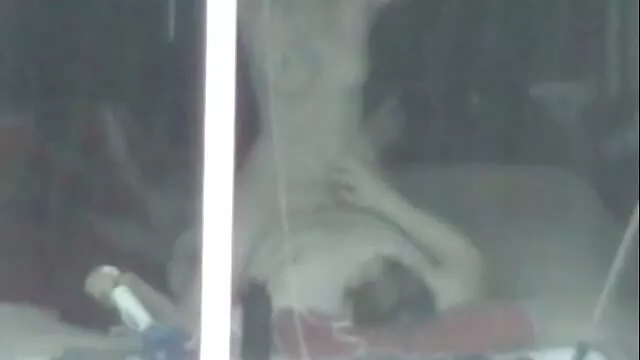 سبزه با لذت بلعیده بخشی از اسپرم خوشمزه تصاویر متحرک کوس لیسی