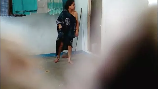 زیبایی به ریخته گری عكس سكسي متحرك آمد و با مدیر به هتل رفت