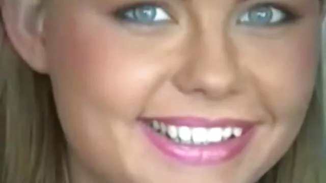 تجربه کرده, سکسکده متحرک لزبین, می آموزد برنامه نویس نوجوان